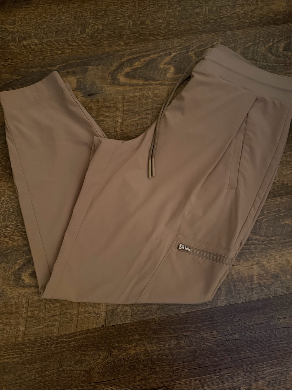 Women’s Athleta Jogger Pants in Khaki - Size 10